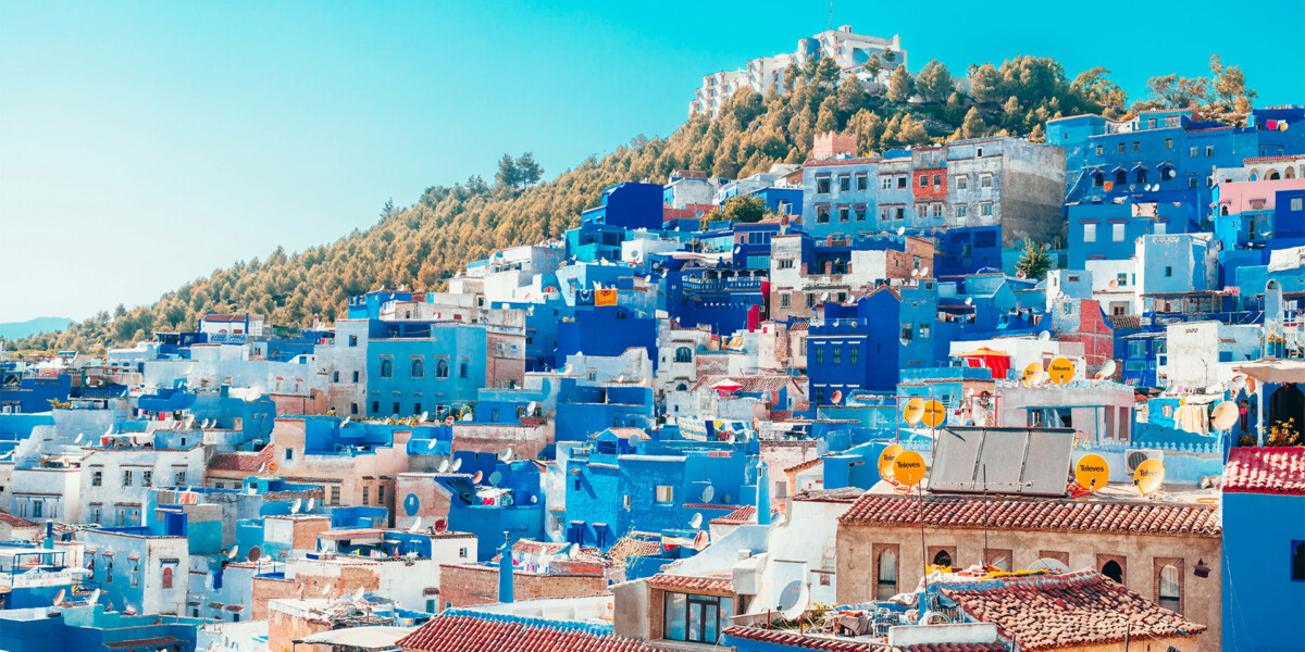 Ιστορικό μιναρέ και παραδοσιακή αρχιτεκτονική στο Μαρακές στο Μαρόκο